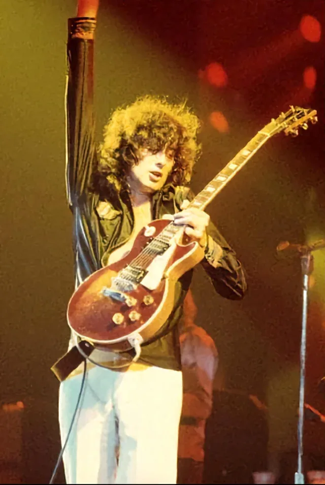 Jimmy Page'in Aleister Crowley ve okultizm takıntısı halinde ne düşünüyorsunuz? Farklı inanışları var mı?