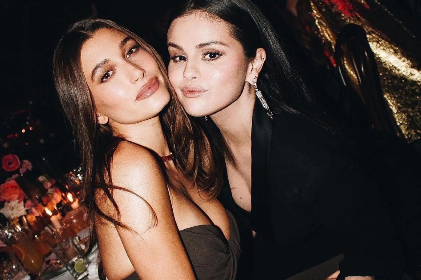 Hailey mi Selena'ya takıntılı, yoksa Selena mı Hailey' takıntılı?